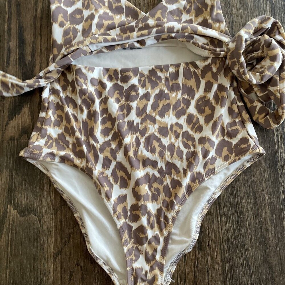 Aerie Women's Cheetah Leopard Wrap One Piece Bathing Suit Size Small - Picture 4 of 7
